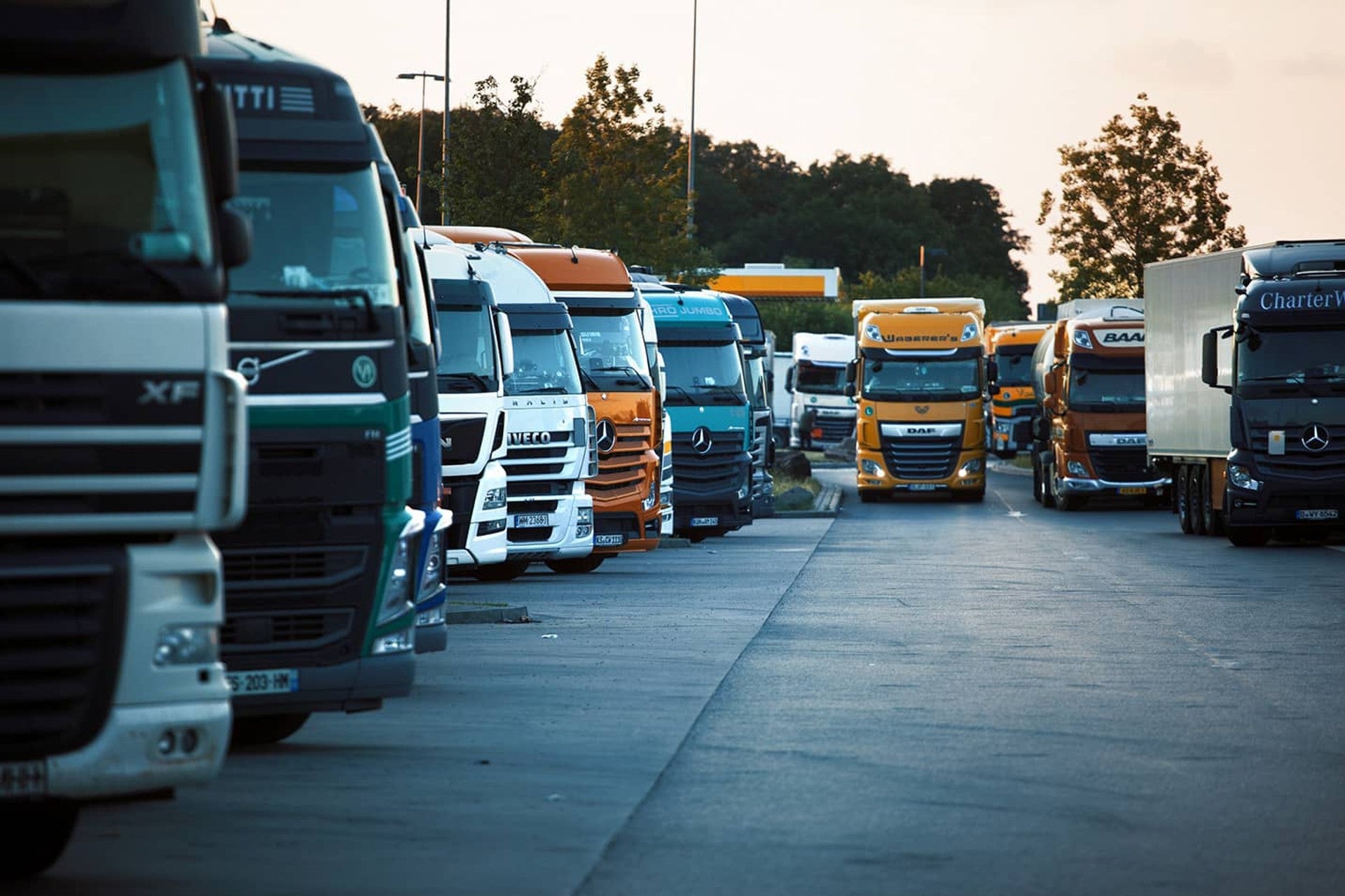 Trucks & Trailers You Can Trust